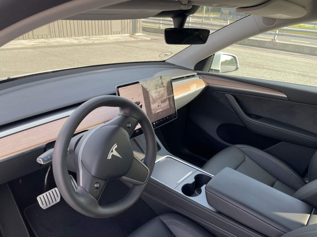 Tesla Model Y forsæder