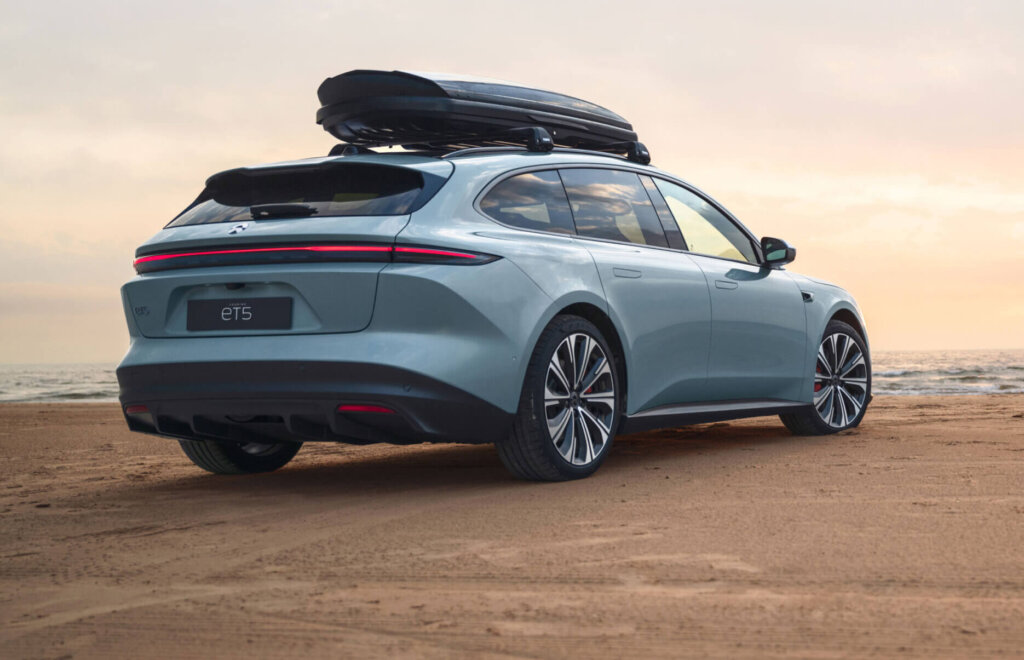 Nio ET5 Touring bagende med tagboks